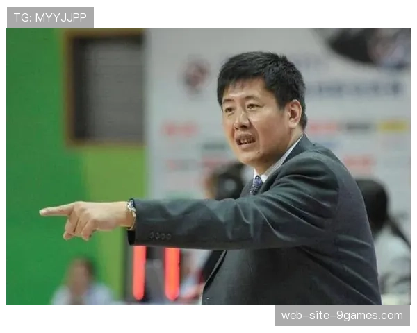 丁伟两分钟七次换人引争议 临场指挥暴露机械轮换弊端